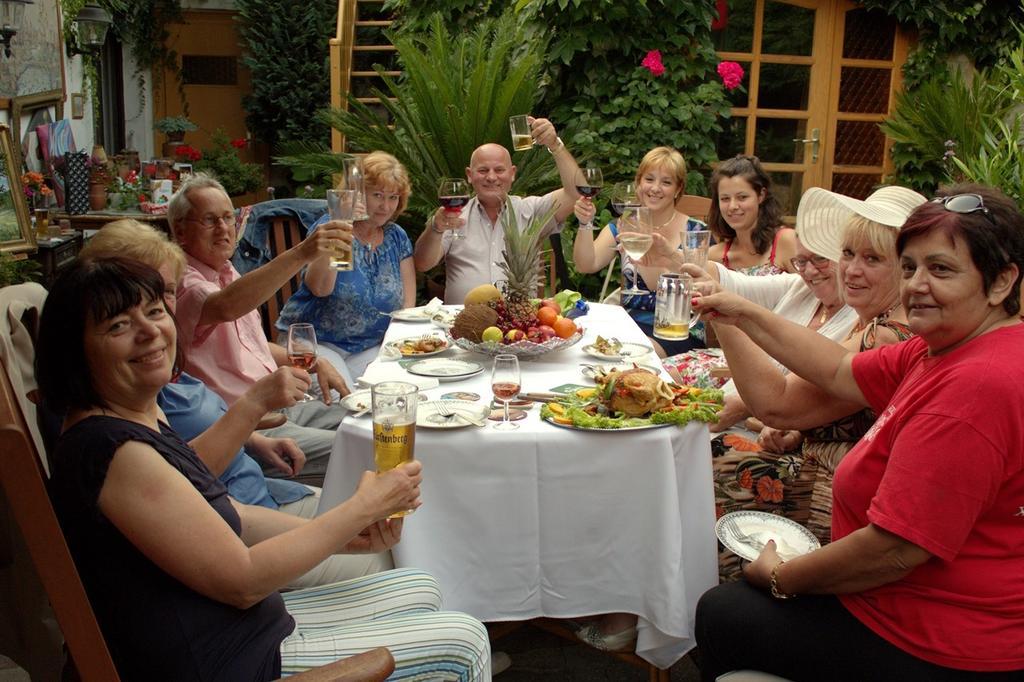 Fonagy Es Walter Vendeg- Es Borhaz Bed and Breakfast Vác Εξωτερικό φωτογραφία