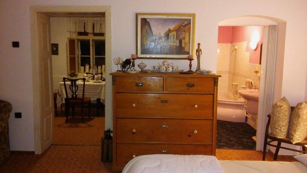 Fonagy Es Walter Vendeg- Es Borhaz Bed and Breakfast Vác Εξωτερικό φωτογραφία
